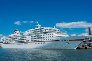 MS Europa im Hafen von Helsinki