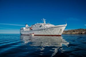 MS Ocean Majesty im hohen Norden MY Ocean Majesty vor der Discoinsel