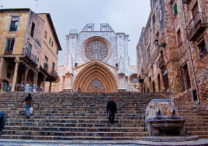 Treppe und Kathedrale in Tarragona