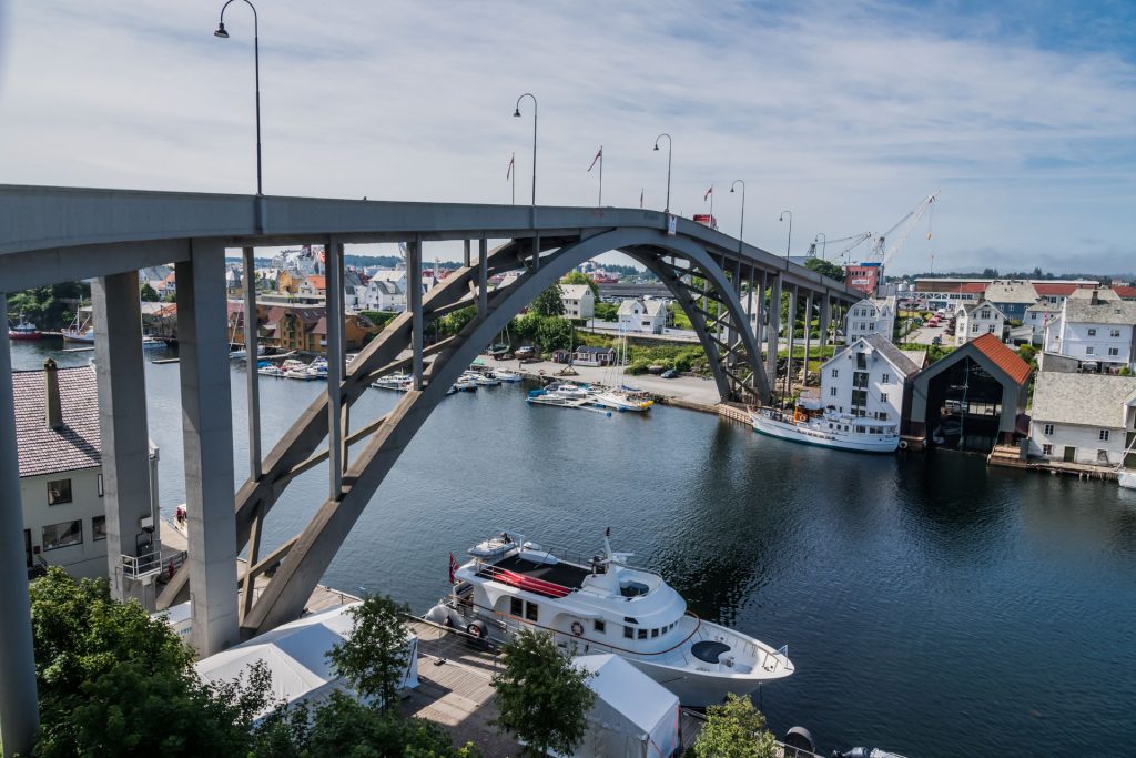 Die Karmsundbrücke in Haugesund