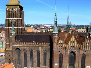 Die Hansestadt Danzig mit MS Ocean Majesty Die Marienkirche in Danzig