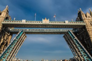 Passage der Brücke in London