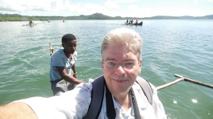 Peter Jurgilewitsch unterwegs Peter Jurgilewitsch in einem Auslegerboot vor der Küste Madagaskars