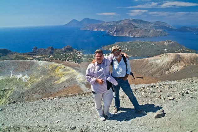 Wolfgang Müller und Peter Jurgilewitsch auf dem Gipfel, Vulcano