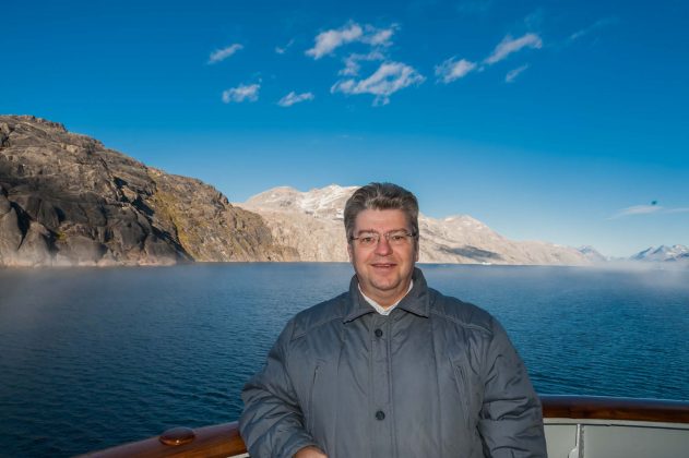 Peter Jurgilewitsch unterwegs Peter Jurgilewitsch im Prins Christian Sund auf Grönland