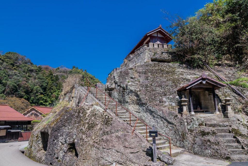 Tempel im Dorf Blick auf das Dorf Omori-cho