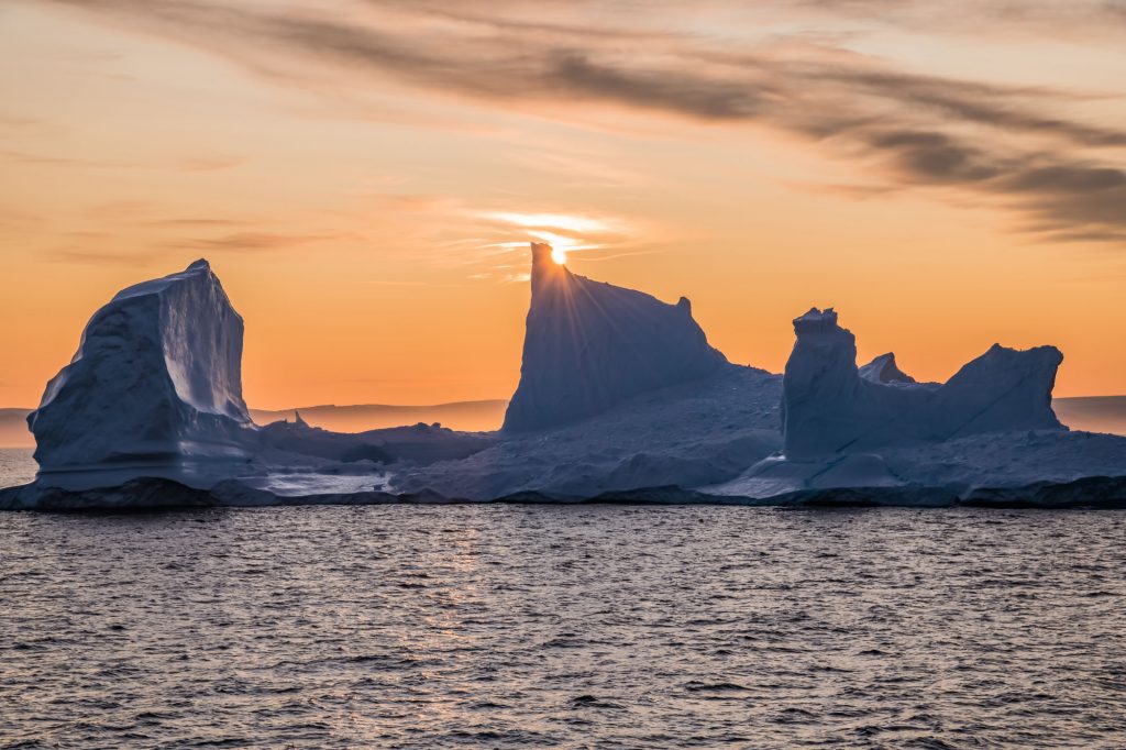 Der Ilulissat Eisfjord am Abend Abendsonne im Eisfjord auf Grönland
