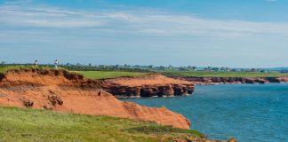 Île-du-Cap-aux-Meules, malerische Magdalenen-Inseln Rote Klippen am Phare du Borgot