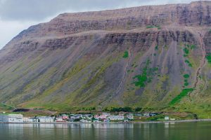 Isafjördur in den Westfjorden auf Island