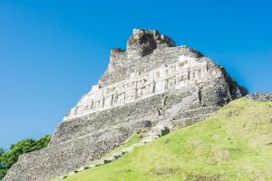 Reliefs an El Castillo in Xunantunich