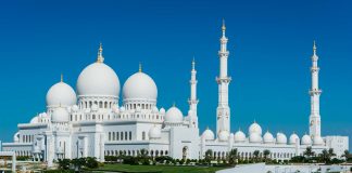 Die Scheich-Zayid-Moschee in Abu Dhabi Scheich-Zahid-Moschee in Abu Dhabi