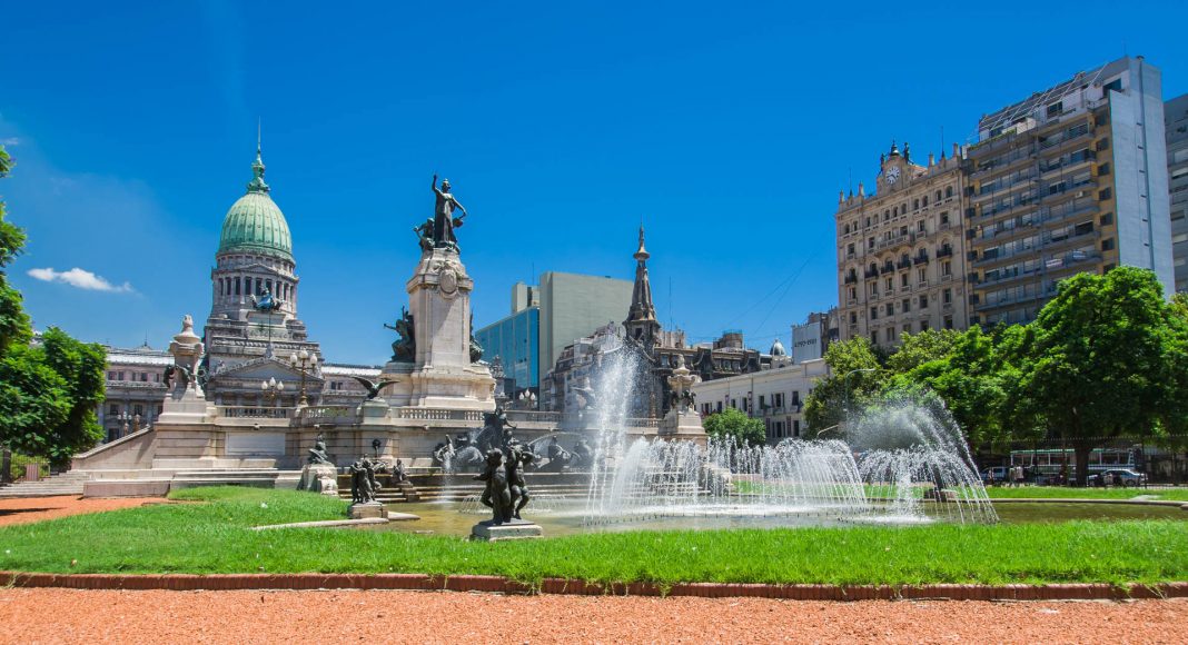 Plaza-del-Congreso-in-Buenos-Aires_Argentinien