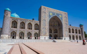 Tilya Kori Madrasa in Samarkand, Usbekistan Tilya Kori Madrasa in Samarkand