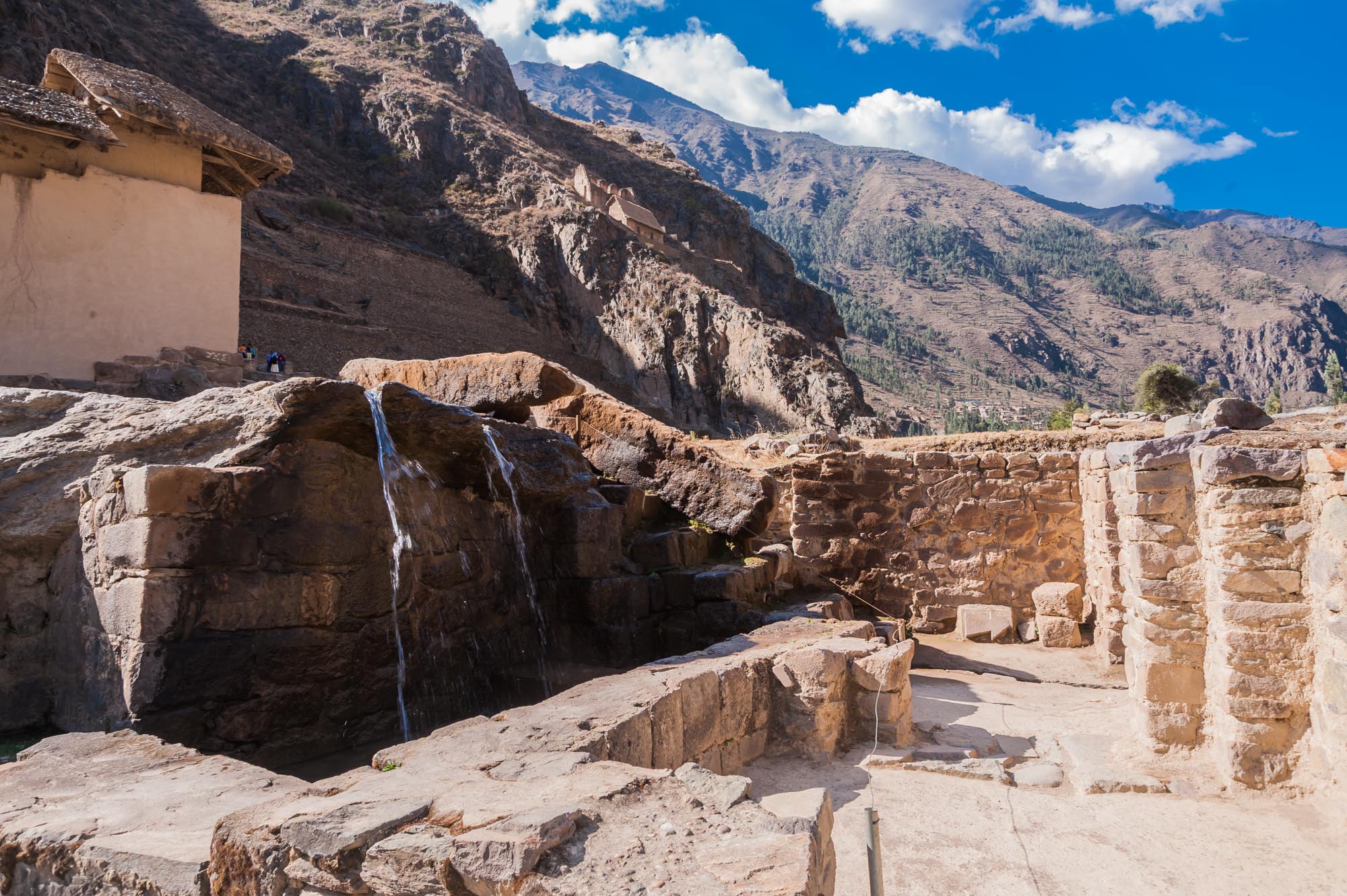 Ollantaytambo - grandiose Festung der Inka in Peru Im Wassertempel von Ollantaytambo