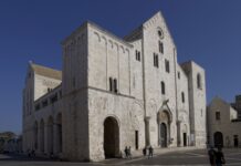 Basilika San Nicola de Bari, Italien Westfassade der Basilika San Nicola de Bari
