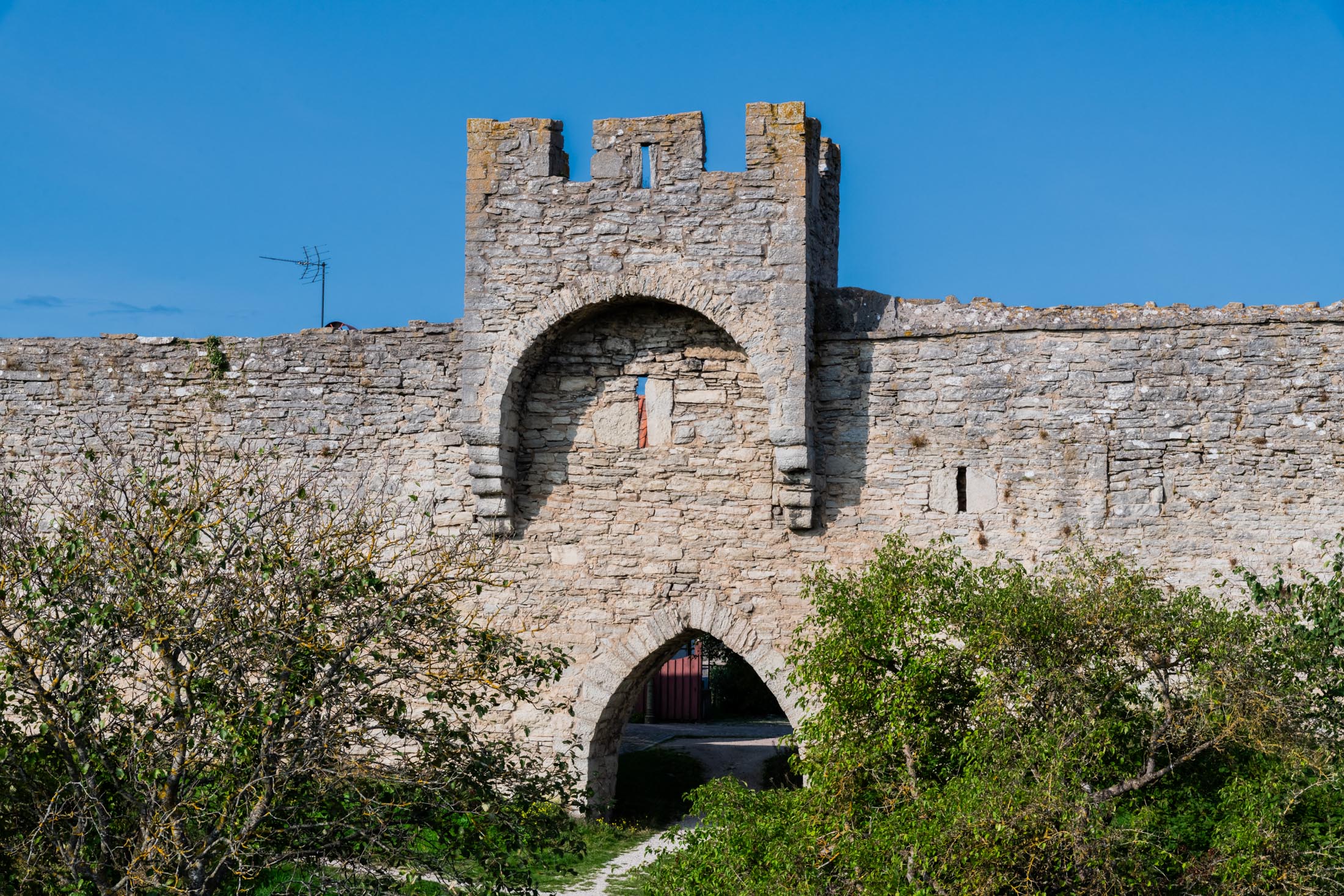 Stadtmauer von Visby auf Gotland Brunnsporten in der Stadtmauer von Visby auf Gotland