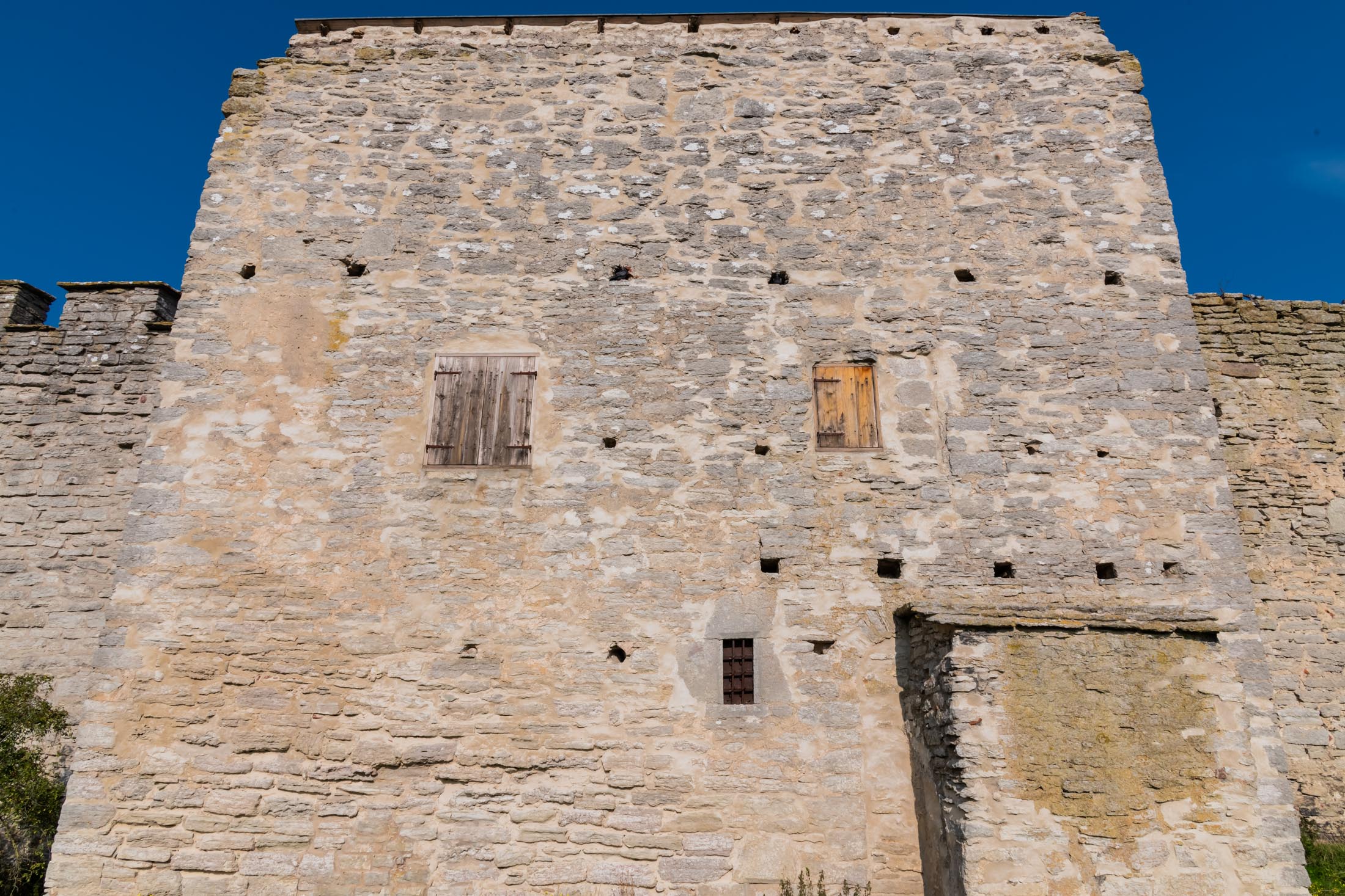 Stadtmauer von Visby auf Gotland Munthesche Haus (Haus der Malereien) in der Stadtmauer von Visby