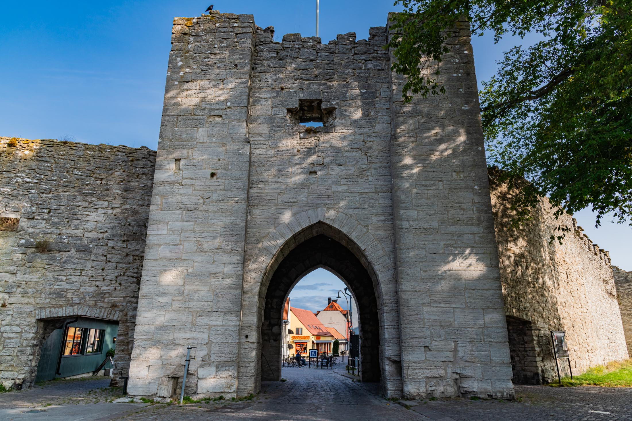 Stadtmauer von Visby auf Gotland Söderport (Südtor) in der Stadtmauer von Visby auf Gotland