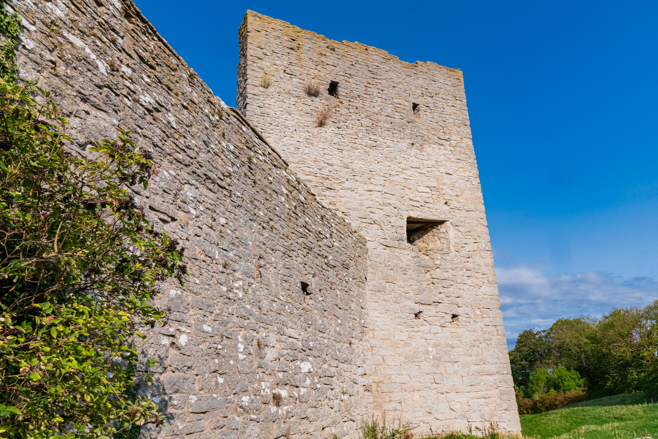 Stadtmauer von Visby auf Gotland Stadtmauer von Visby beim Nordertor