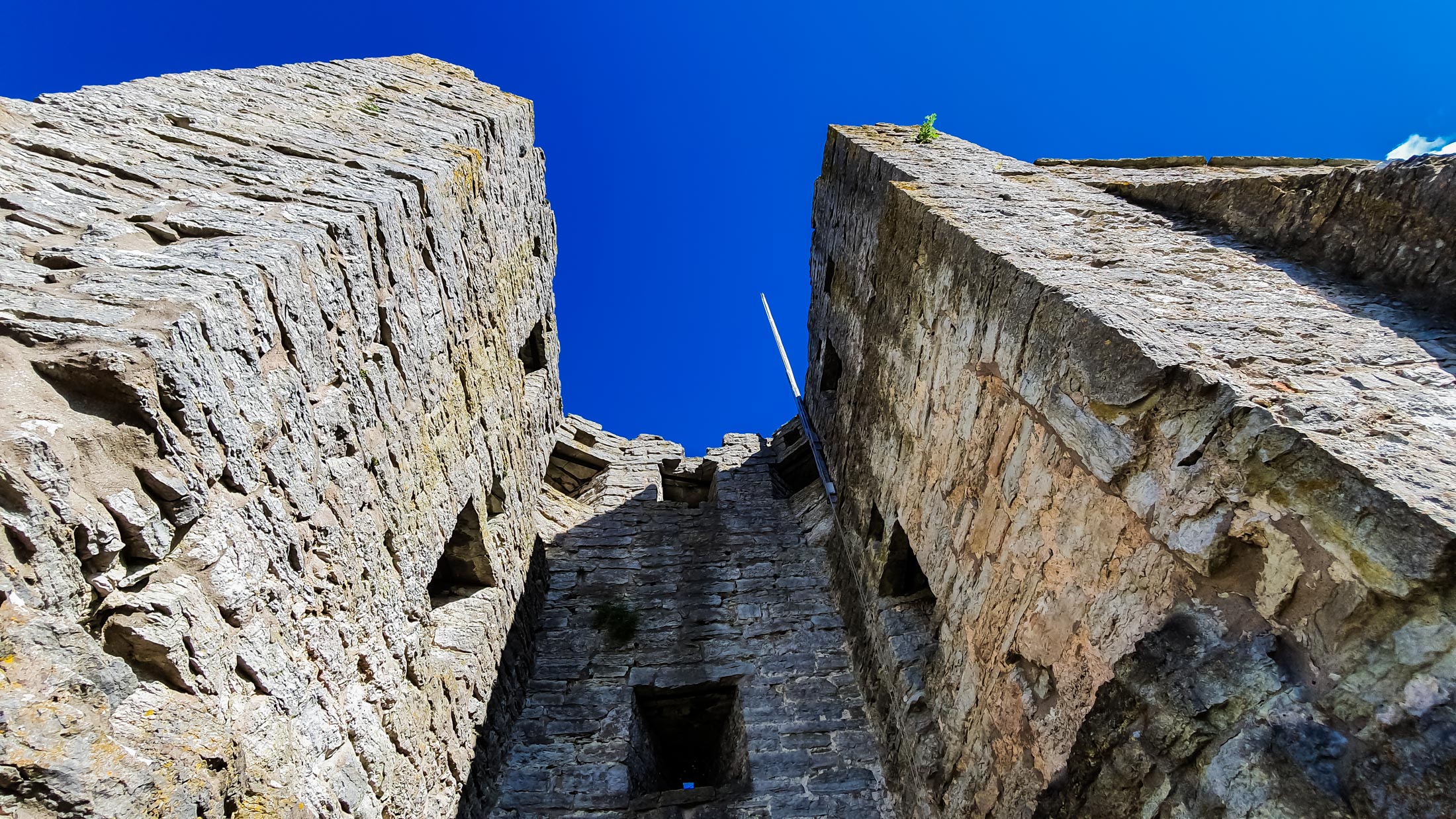 Stadtmauer von Visby auf Gotland Turm in der Stadtmauer von Visby