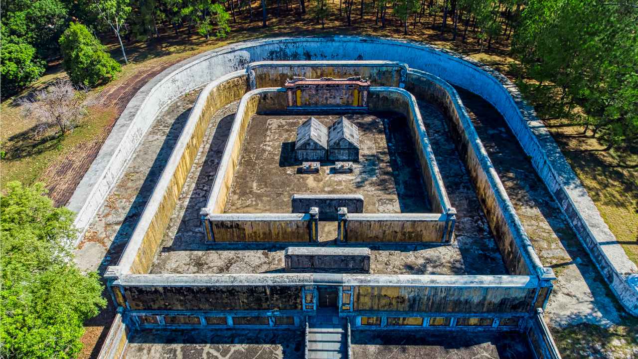 Grab von Kaiser Gia Long (Source: https:// vietnamtourism.gov.vnenpost16598)