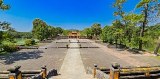 Grab von Kaiser Ming Mang in Hue, Vietnam Grab von Kaiser Ming Mang in Hue, Vietnam