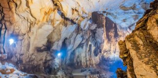 Tham Jang Höhle in Vang Vieng, Laos Tham Jang Höhle in Vang Vieng Laos