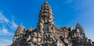 Das Khmer-Reich – Aufstieg, Blütezeit und Vermächtnis einer großen Zivilisation Die Türme von Angkor Wat stellen den Berg Meru dar
