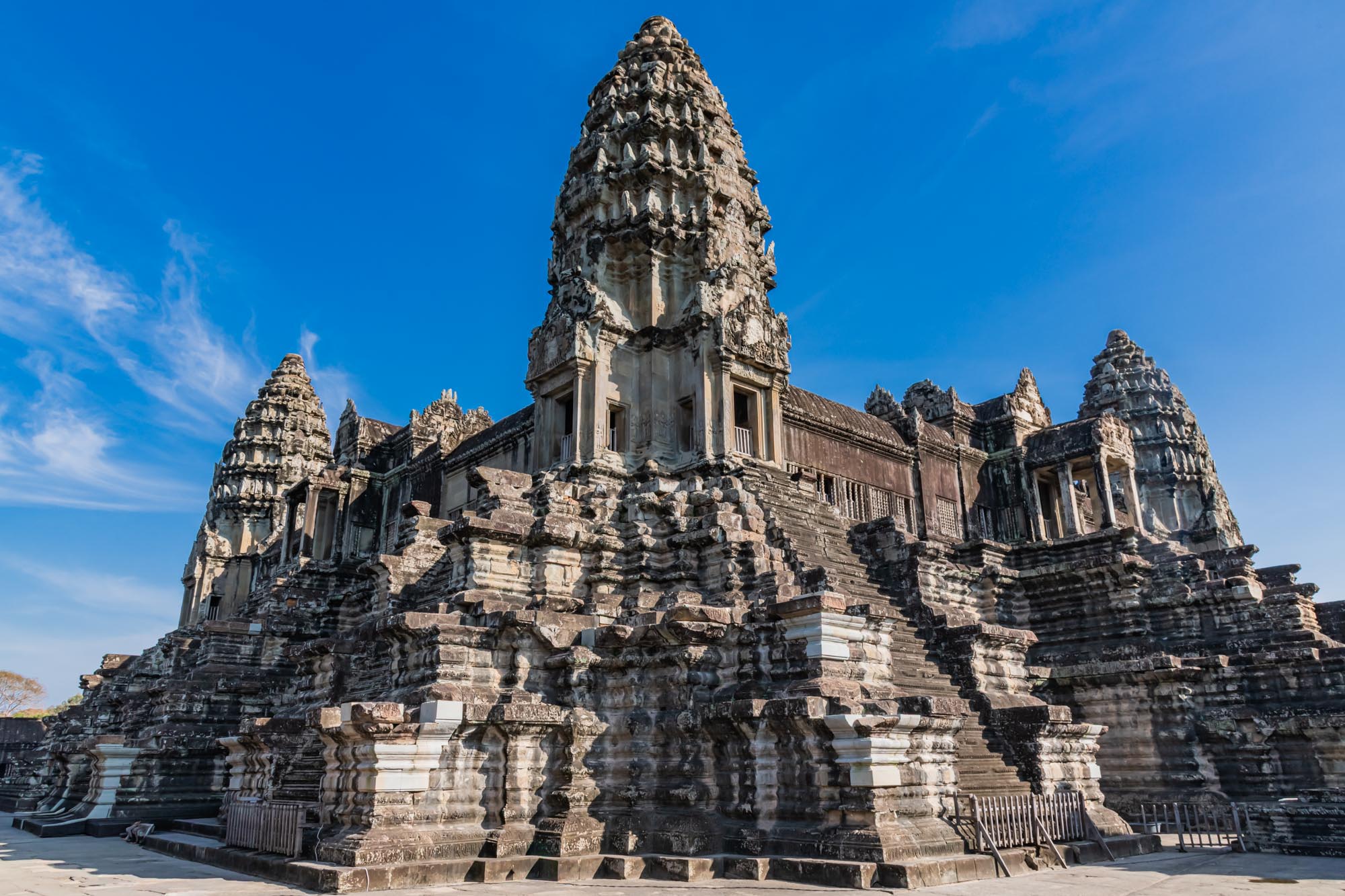 Die Türme von Angkor Wat stellen den Berg Meru dar