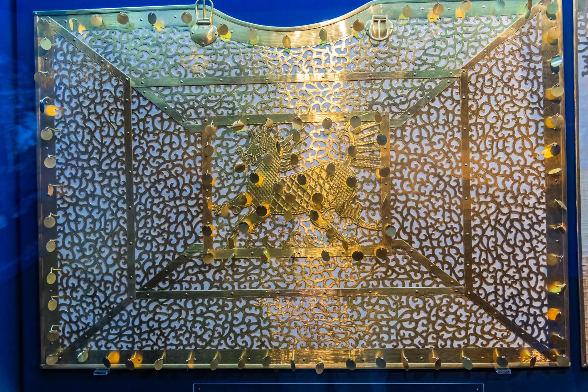 Goldene Sattedecke aus dem Grab von Cheonmachong